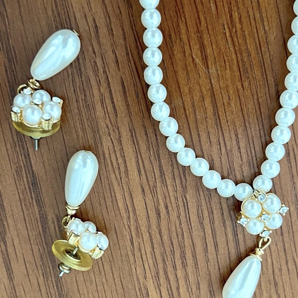 Gold and White Faux Pearl Necklace with Teardrop Pendant and earrings.